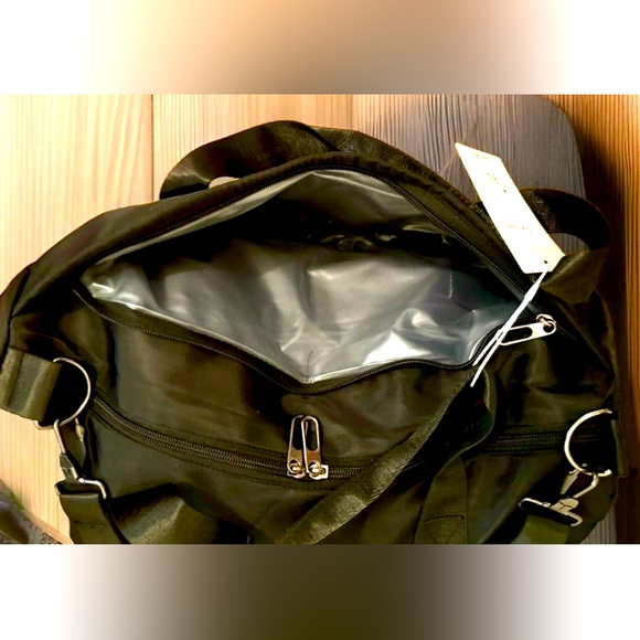 🏋️‍♀️HALARA🏋️‍♀️ 3~POCKET UNISEX DETACHABLE STRAP CROSSBODY GYM DUFFEL BAG - Picture 10 of 13